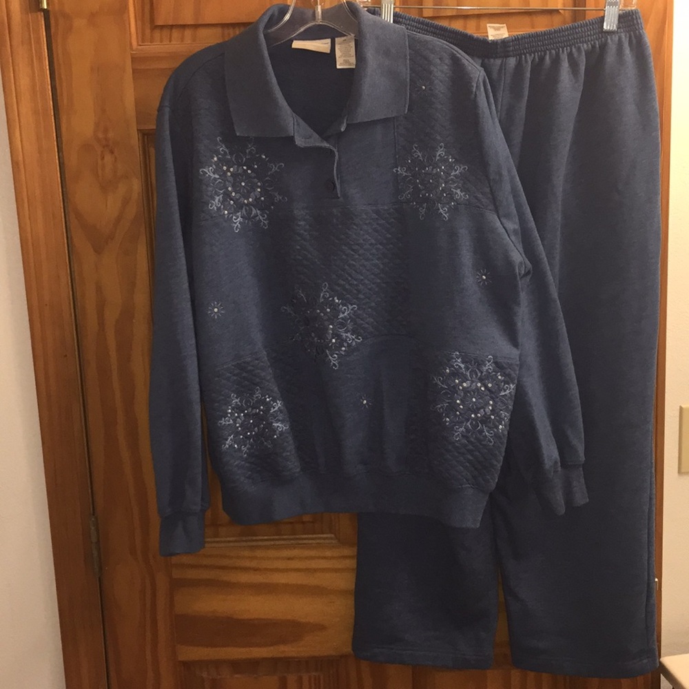Alfred Dunner blue knit outfit shirt 1X pants 16W.